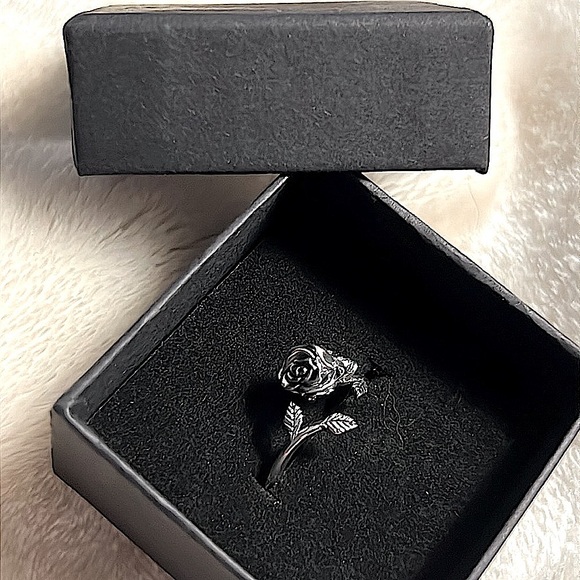 NWOT 🌹 STAMPED S925 STERLING SILVER ADJUSTABLE OPEN ROSE RING IN GIFT 🎁 BOX OS - Picture 5 of 11